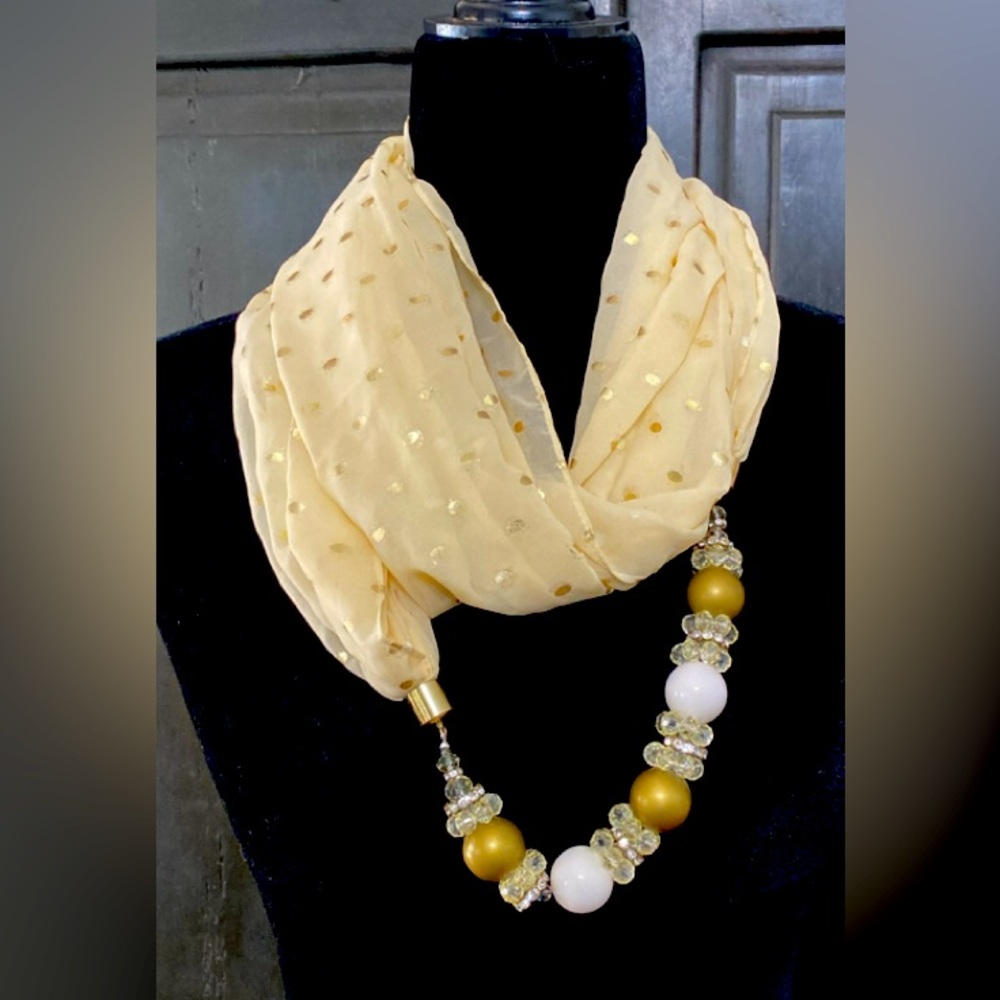 Jewelry cream/golden infinity scarf. One size.